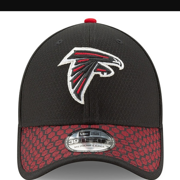 Atlanta Falcons Hat New Era Black Team Classic 39Thirty Flex Fit M/L Curve Red - Picture 2 of 4